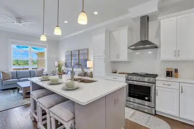 Image de Coastal Chic Luxury Steps from Savannah's Riverfront by Lucky Savannah