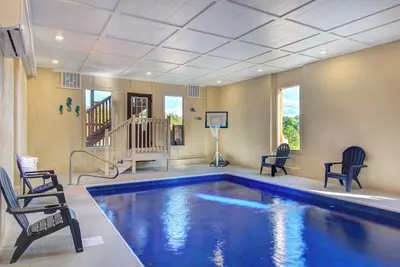 Image de 8br, Sleeps 40, Indoor Pool, Games Galore.
