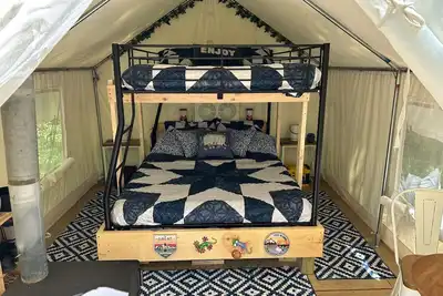 Image de A private glamping retreat stocked with amenities and comforts in Cooperstown