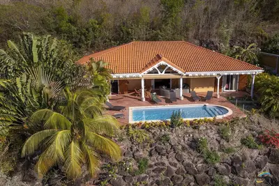 Image de Villa Cap Sud, Piscine, vue mer