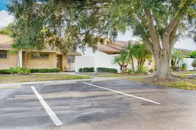 Image de Luxe 2-Bed Condo Near Orlando & Tampa – King Bed, Smart TVs, Serene Terrace, +