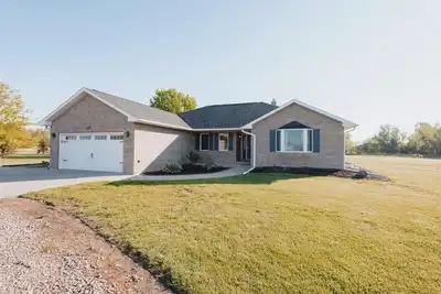 Image de Peaceful neighborhood Outside of Kearney and one of the Largest homes available.