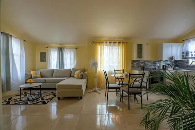 Cozy Retreat in a Gated Community 10 minutes from the Beach