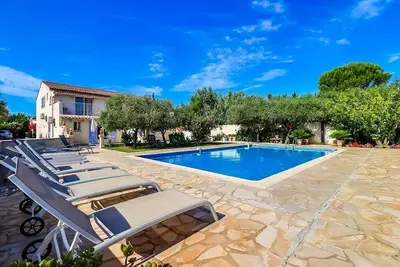 Image de Côté Oliviers 6p - Appt avec piscine partagée