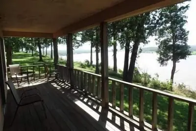 Image de Deluxe Two Bedroom Bungalow w/ Full Kitchen & View!