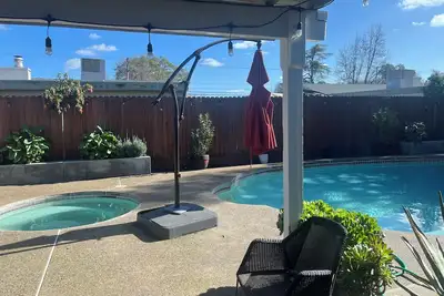 Image de Family-Friendly Retreat with Large Pool near Modesto Perfect for relaxing.
