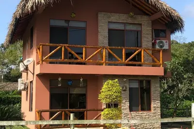 Image de My Paradise: A beach house, perfect seaside retreat with a rustic mountain twist