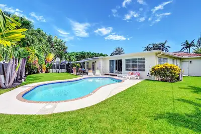 Best Area Spacious 4br Heated Pool Mins To Beach