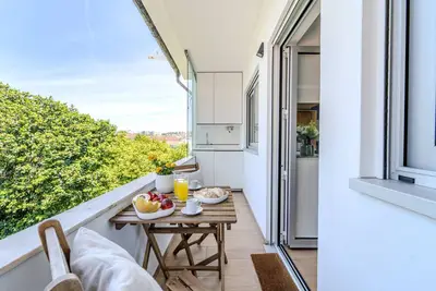 Image de The Secret Door by House and People