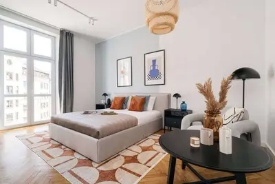 Image de Stylish 3-Bedroom Apartment Near the City Center
