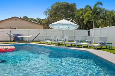 Image de Heat Pool Home with Games, <2mi to Beaches