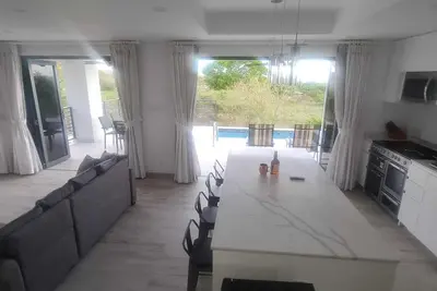 Image de Sunset views by DanTopia Villa in Holetown's west coast. Private pool & parking!