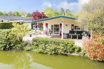 Image de Beautiful holiday home by the water | Large garden