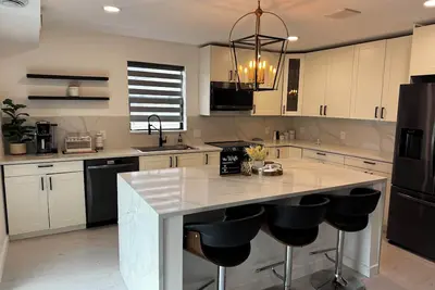 Image de Modern house in heart of Minneapolis, All the amenities, No Clean Fee