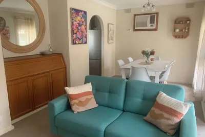 Image de Between the City & the Sea and 5 mins to the airport.