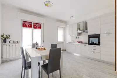Image de Bel appartement avec Wifi, Tv, terrasse, vue panoramique et parking, près de Porto Recanati