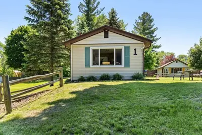 Image de Unwind by Chippewa Lake w/ indoor pickleball court