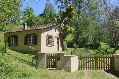 Image de Maisonnette au Calme. Idéale en Famille ou Entre Amis. Animaux Acceptés!