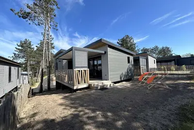 Image de Chalet 6 Pers. à Jullouville - Piscine Chauffée, Proche Plage et Commerces