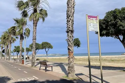 Maison de vacances près de la mer à Cambrils – 3 chambres, patio et solarium