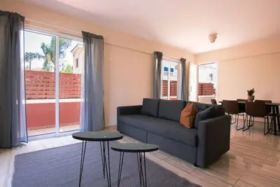 Image de Phaedrus Living: Universal City Flat Alina