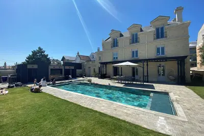 Image de Villa, Piscine privée et chauffée, à 100m de la mer et plages du débarquement