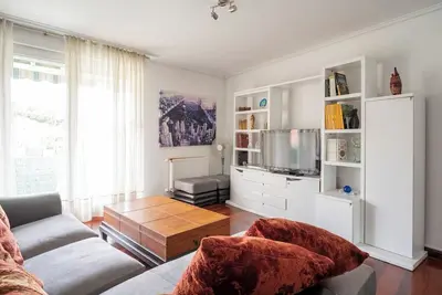 Image de Chalet adosado con piscina terraza y garaje