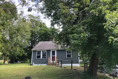 Image de Walking distance to Orleans, stores and baseball games! Close to bay and ocean!