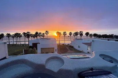 Image de \"Luxurious Beachfront House in Puerta Del Mar, Rosarito – 4 Bed, 3 Bath