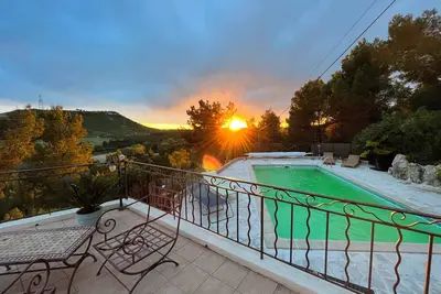 Image de Luxus-hideaway für 7 Pers mit Privatpool und Traumblick im Herzen der Provence