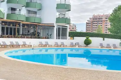 Image de Moderno Apartamento em Condomínio Privado com Piscina em Frente à Praia