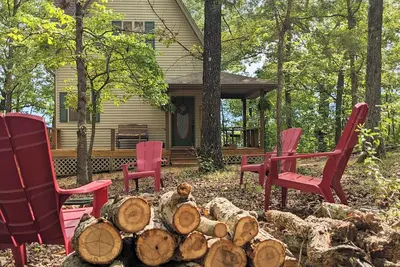 Image de Cozy river retreat with scenic view. Close to outfitters for floating & fishing!