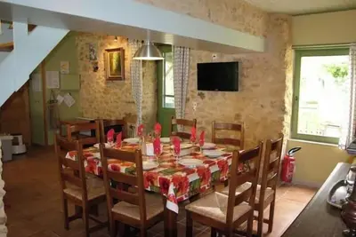 Image de Les Hauts de St Jean : Gîte de 15 Pers Dans Ferme Périgordine - Grande Piscine