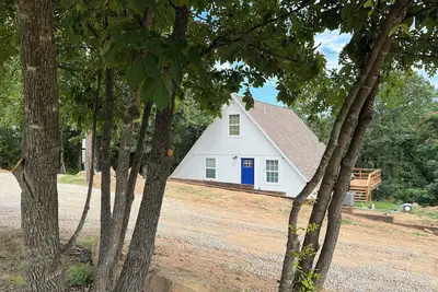 Unique A-Frame cabin at Lake Eufaula that is completely renovated!
