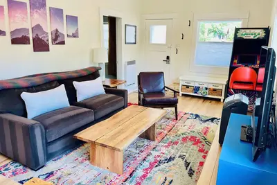 Image de New Listing! The Best Walkable Location + Cozy, Historic Charm. Old Bend Cutie!