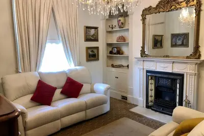 Image de 'Chelsea' Victorian Townhouse, Cbd with Parking