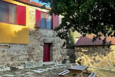 Image de A Quiet Stone House in Nature by a Waterfall 5 min From Douro River