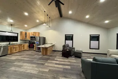 Image de Beautiful brand new construction! De Stuga