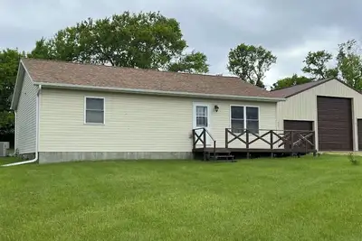 Image de Big Stone Lake views and next door access to public boat ramp.