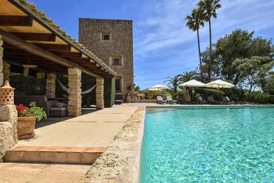 Villa 'Sa Torre Dorada' avec vue sur les montagnes, Wi-Fi et climatisation