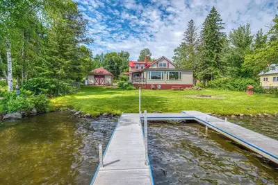 Image de 130 Shore Road - Rangeley Lake with dock and pet friendly