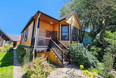 Image de Hip and cozy dog-friendly Mississippi Victorian