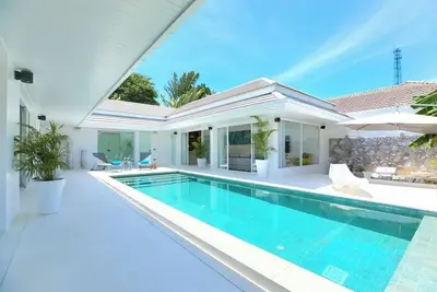 Image de 20% Off! ⭐Modern & Charming pool villa⭐