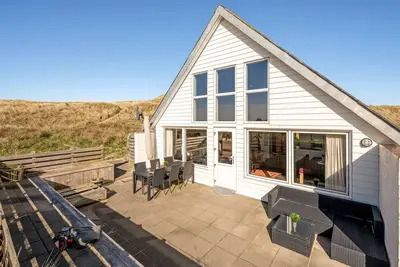 \"Luzy\" - 75m from the sea by Interhome