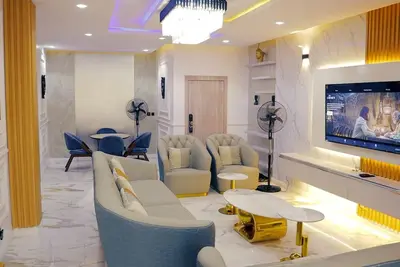 Image de Luxury 3 bedroom, Secure, Water View, 24/7 Power in secluded estate - Ikoyi