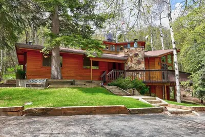 Image de Palisade Pines • Sundance, Utah • Walk to Sundance • Huge yard • Game room • Mountain Cabins Utah