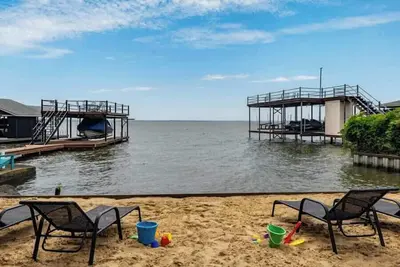 Image de Dreamy Lake Cottage, Private Beach, Deep Water, Boat Ramp