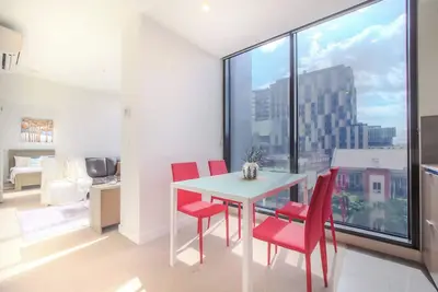 Image de Delightful 1br on Bouverie St close to Mel uni