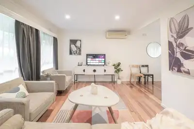 Image de Doncaster East  Garden 2br House Parking