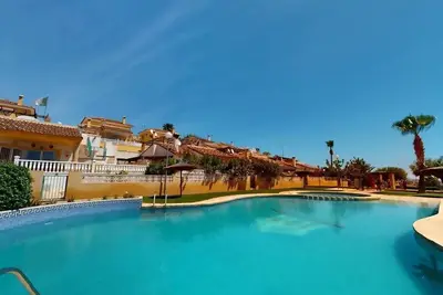 Image de Immaculate bungalow with amazing sea views!